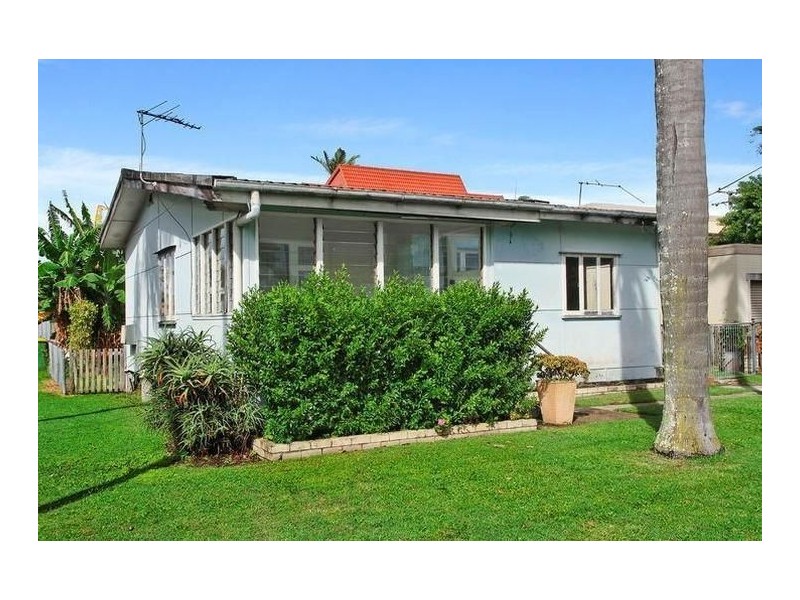 50 Falkinder Avenue, Paradise Point QLD 4216