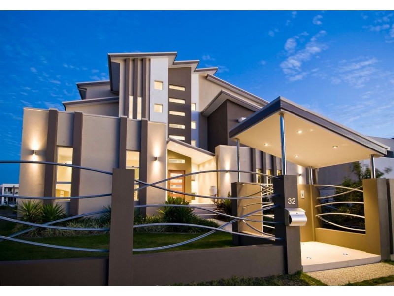 32 Knightsbridge Parade West, Sovereign Islands QLD 4216