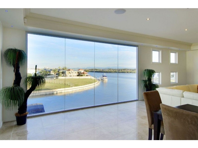 32 Knightsbridge Parade West, Sovereign Islands QLD 4216