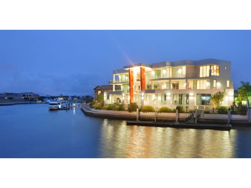 46-48 Royal Albert Crescent, Sovereign Islands QLD 4216