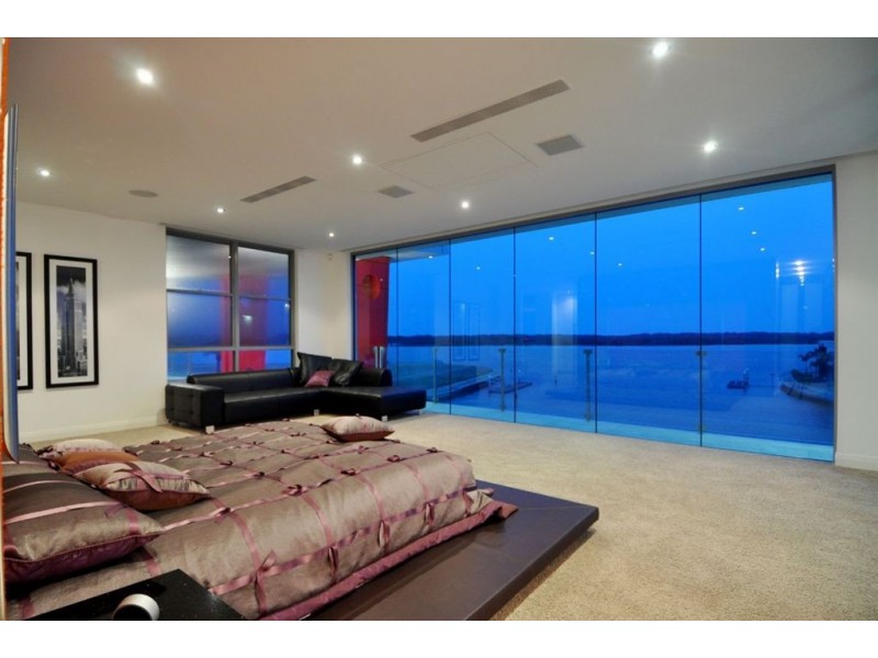 46-48 Royal Albert Crescent, Sovereign Islands QLD 4216