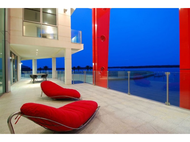 46-48 Royal Albert Crescent, Sovereign Islands QLD 4216