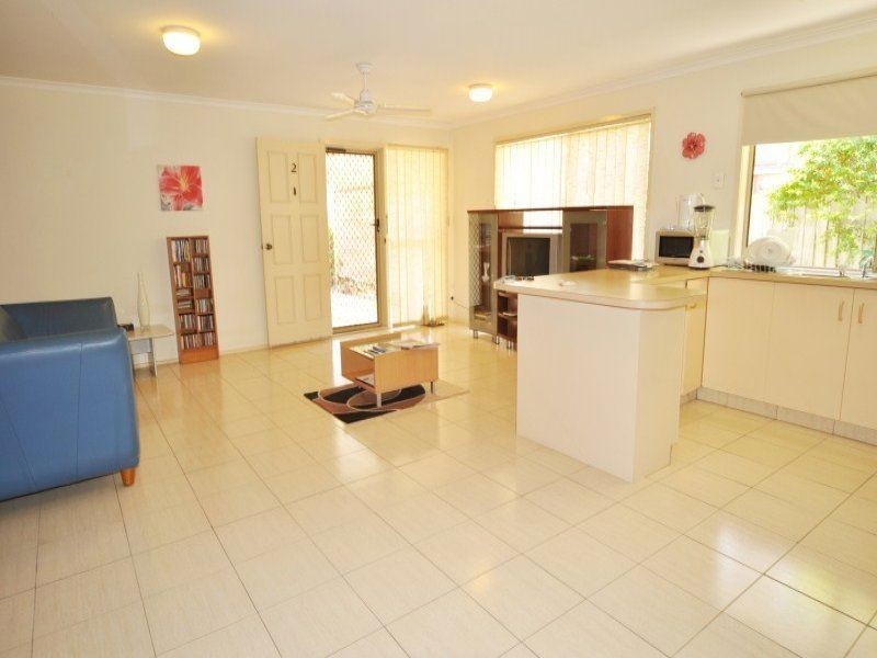 11 Bruce Av, Paradise Point QLD 4216