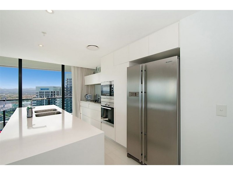 4 Charles Avenue, Broadbeach QLD 4218