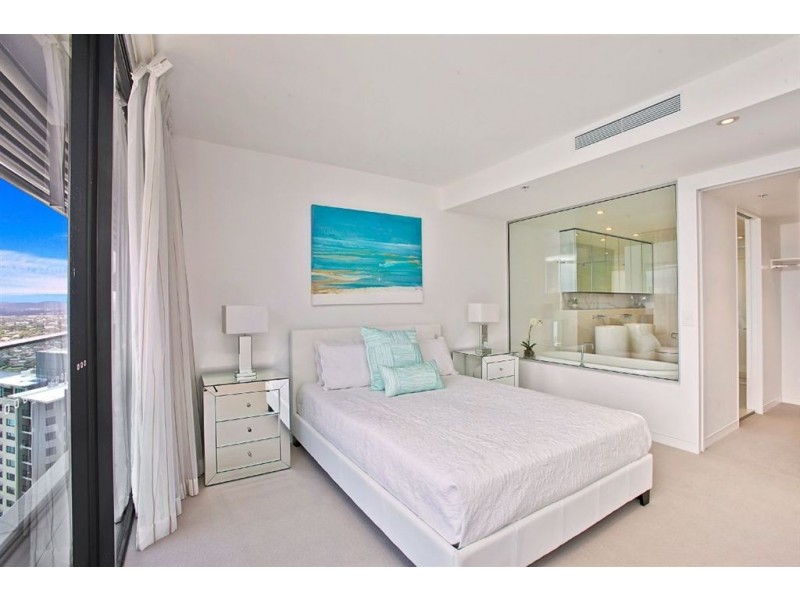 4 Charles Avenue, Broadbeach QLD 4218