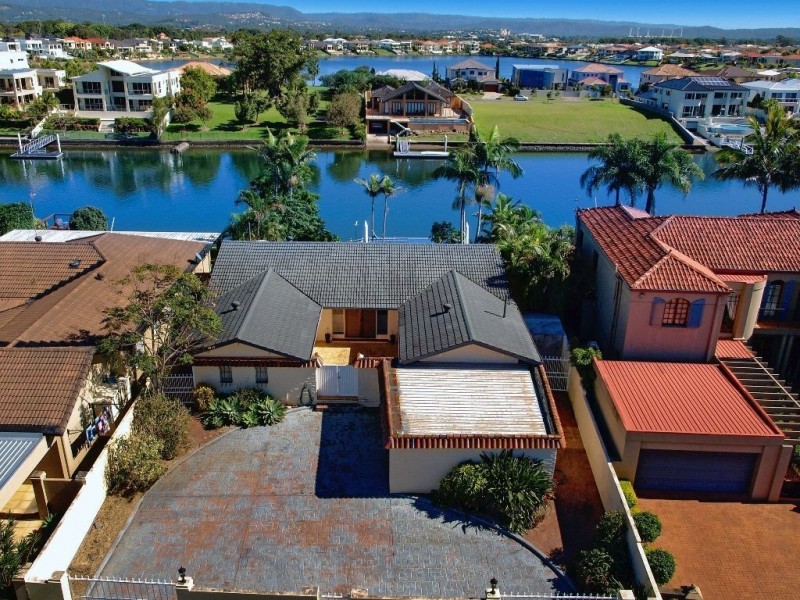 48 River Crescent, Broadbeach Waters QLD 4218