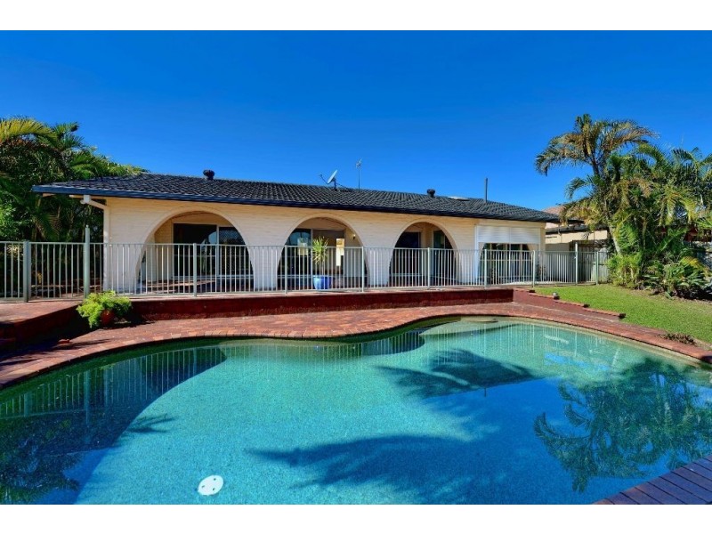 48 River Crescent, Broadbeach Waters QLD 4218