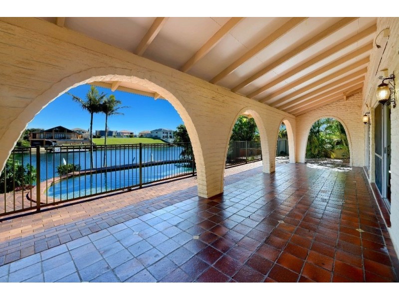 48 River Crescent, Broadbeach Waters QLD 4218