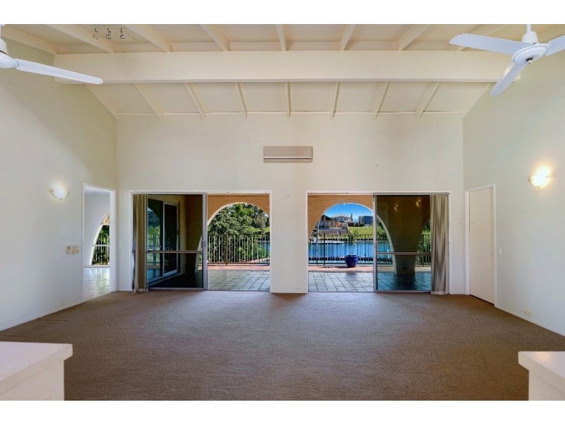 48 River Crescent, Broadbeach Waters QLD 4218