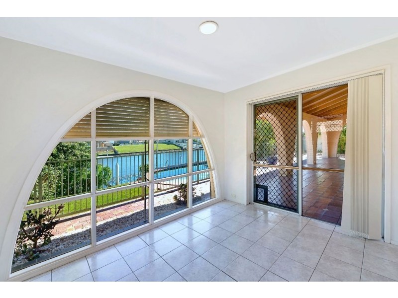 48 River Crescent, Broadbeach Waters QLD 4218
