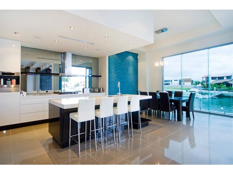 74 Royal Albert Crescent, Sovereign Islands QLD 4216