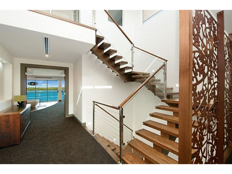 3 Parklane Terrace, Sovereign Islands QLD 4216