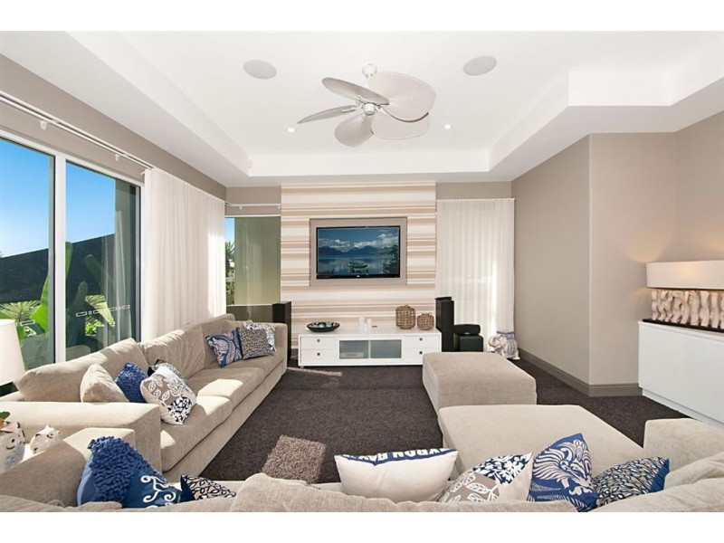 3 Parklane Terrace, Sovereign Islands QLD 4216