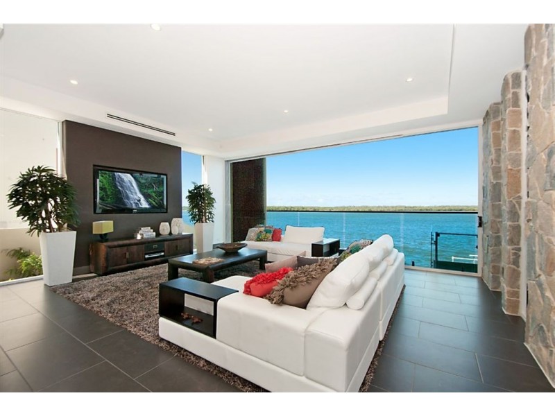 3 Parklane Terrace, Sovereign Islands QLD 4216