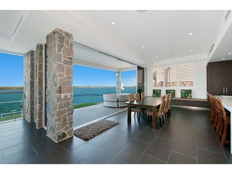 3 Parklane Terrace, Sovereign Islands QLD 4216