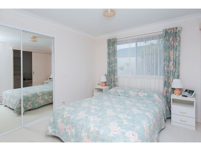 12 Sundance Way, Runaway Bay QLD 4216