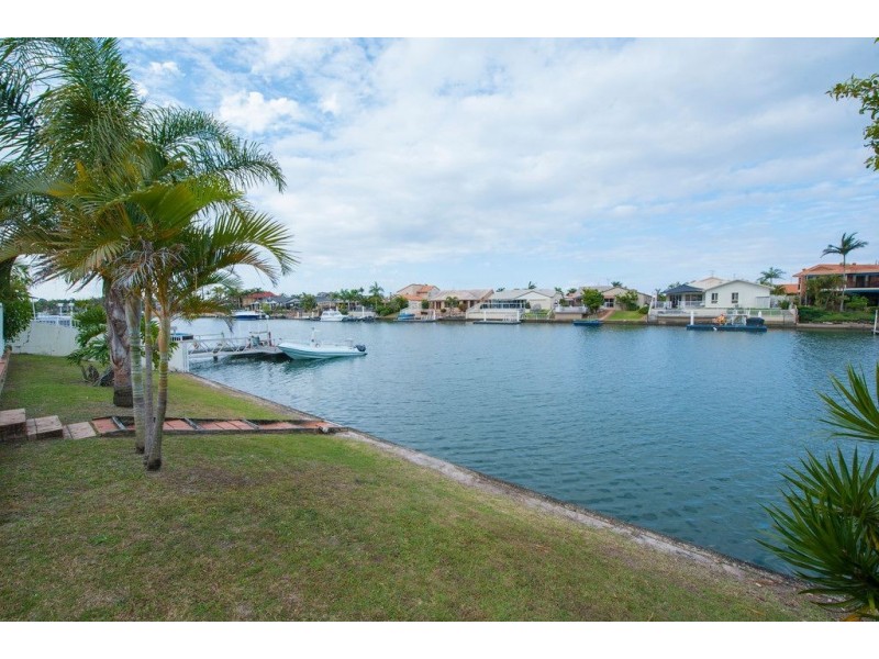 12 Sundance Way, Runaway Bay QLD 4216