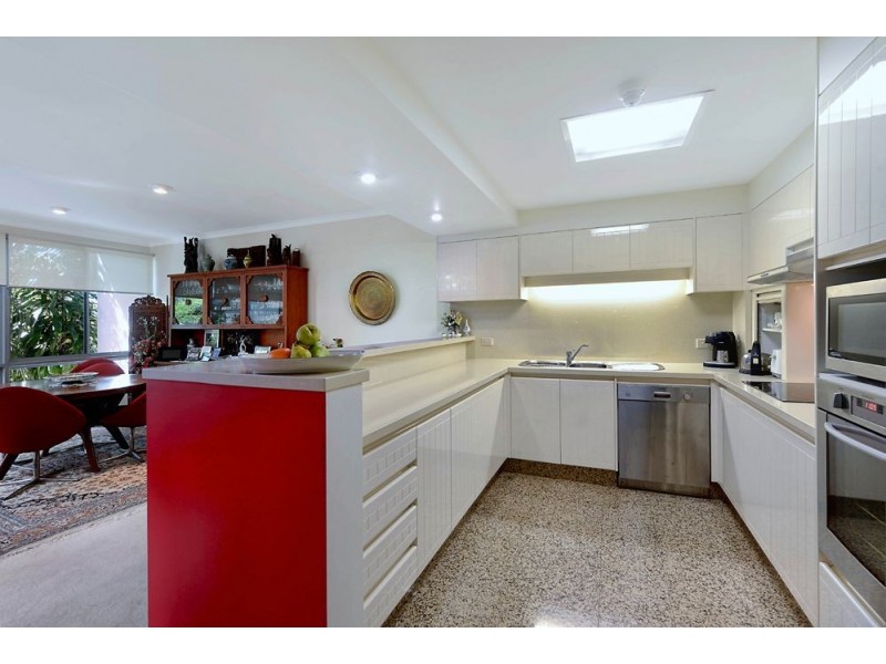 125 Santa Cruz Boulevard, Clear Island Waters QLD 4226