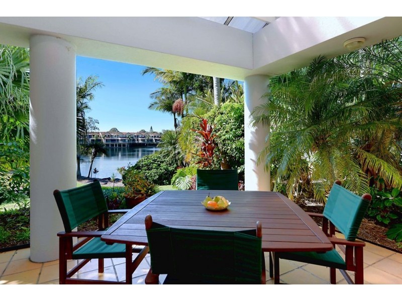 125 Santa Cruz Boulevard, Clear Island Waters QLD 4226