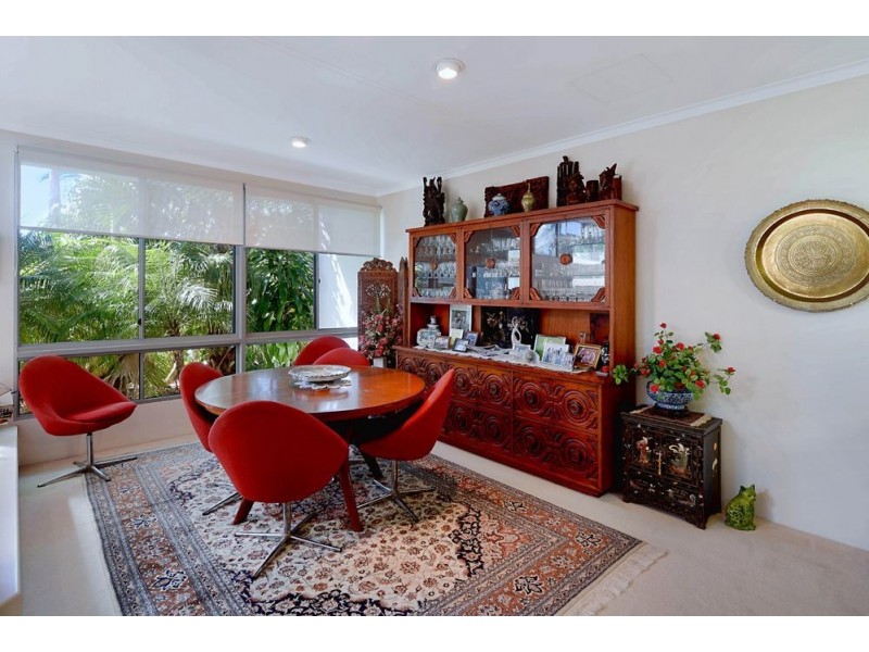 125 Santa Cruz Boulevard, Clear Island Waters QLD 4226