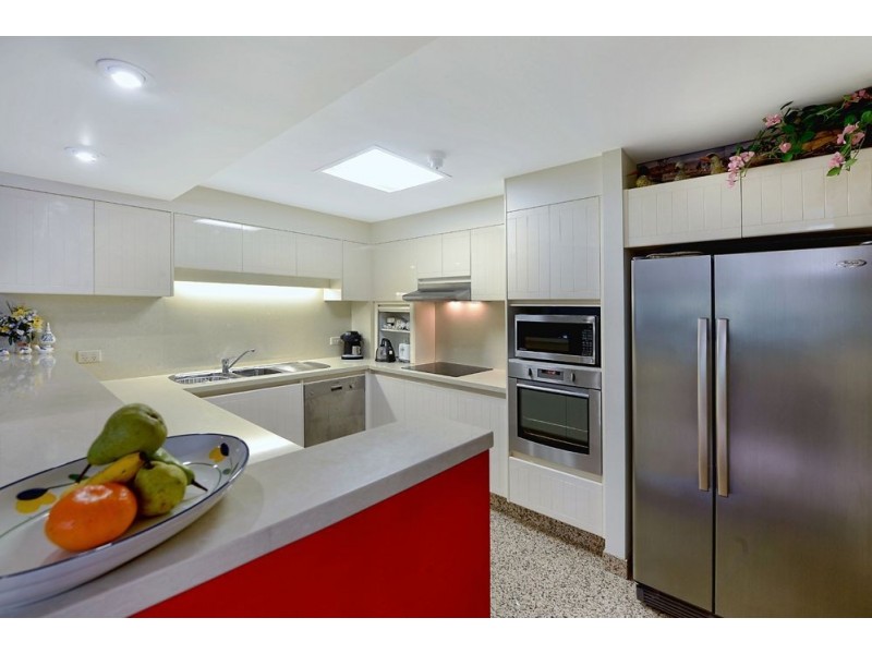 125 Santa Cruz Boulevard, Clear Island Waters QLD 4226