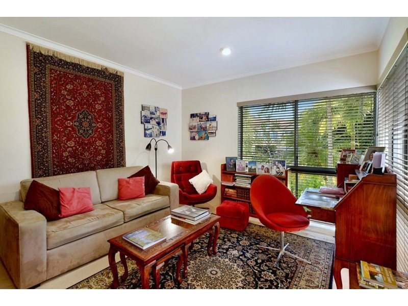 125 Santa Cruz Boulevard, Clear Island Waters QLD 4226