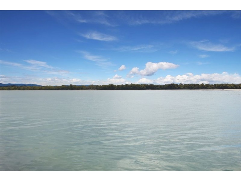 14 Knightsbridge Parade East, Sovereign Islands QLD 4216