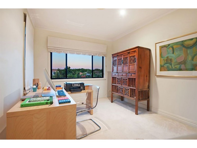 2120 Fernlea Close, Hope Island QLD 4212