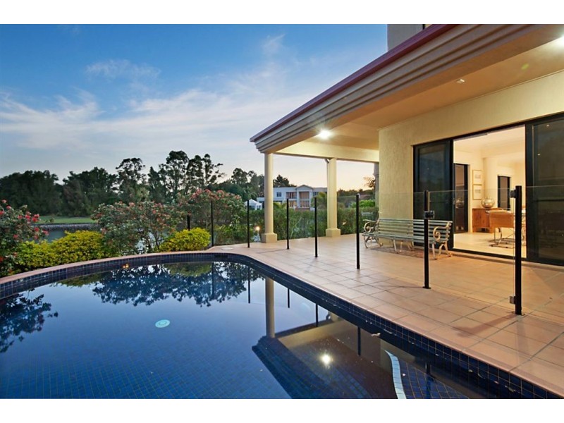 2120 Fernlea Close, Hope Island QLD 4212