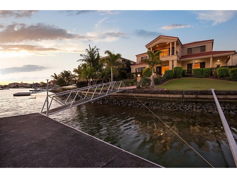 2120 Fernlea Close, Hope Island QLD 4212