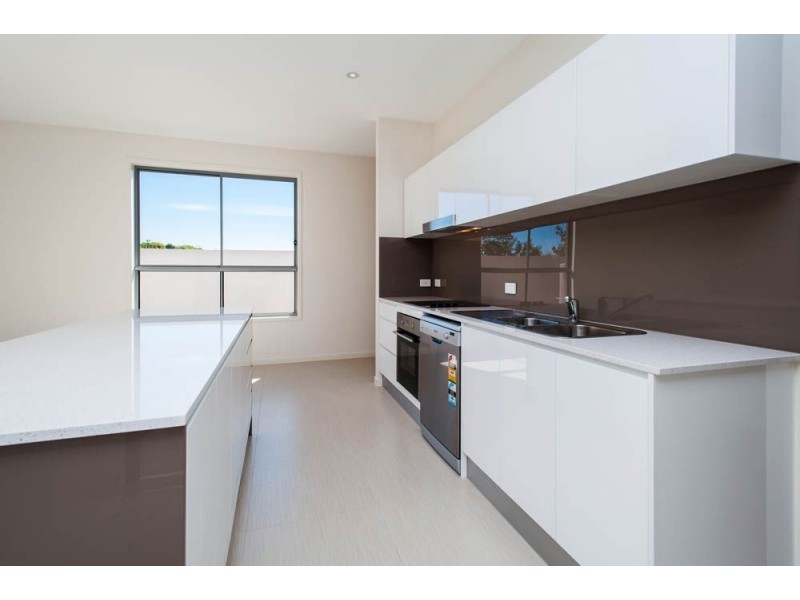 2/10 Compass Drive, Biggera Waters QLD 4216