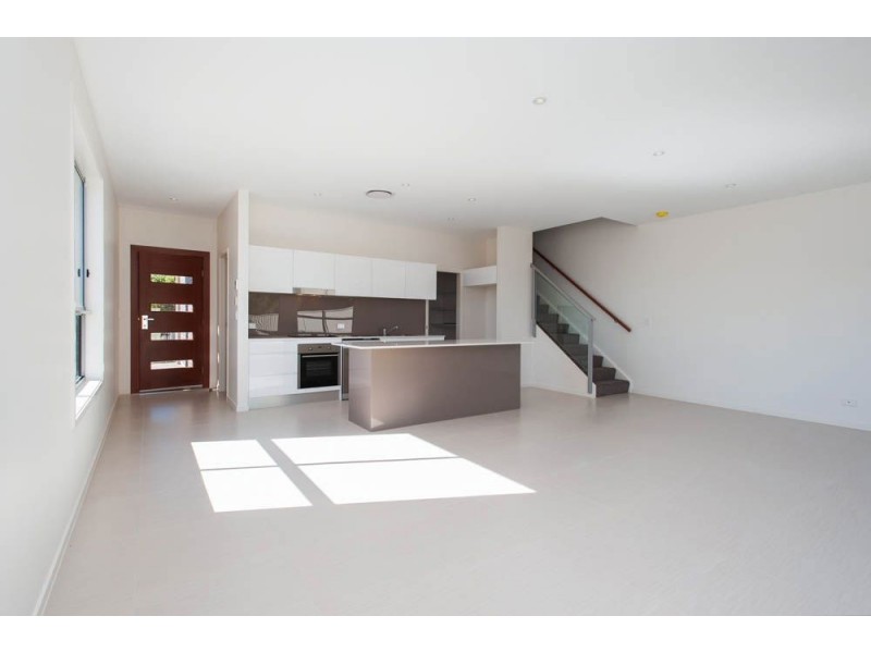 2/10 Compass Drive, Biggera Waters QLD 4216