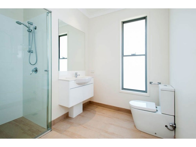 2/10 Compass Drive, Biggera Waters QLD 4216