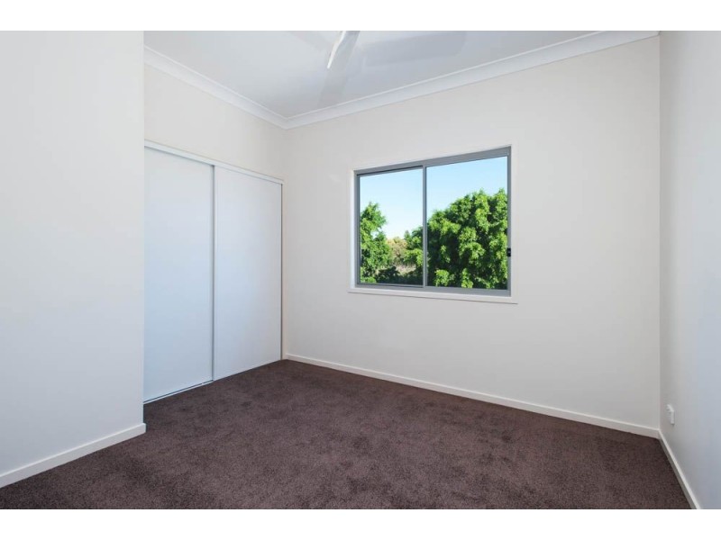 2/10 Compass Drive, Biggera Waters QLD 4216