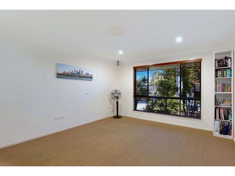 254 Rio Vista Boulevard, Mermaid Waters QLD 4218