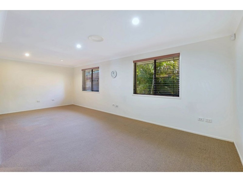 254 Rio Vista Boulevard, Mermaid Waters QLD 4218