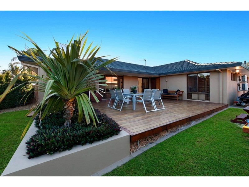 8 Gladiolus Court, Hollywell QLD 4216