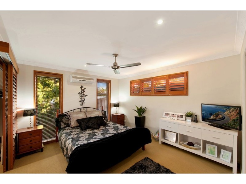 8 Gladiolus Court, Hollywell QLD 4216