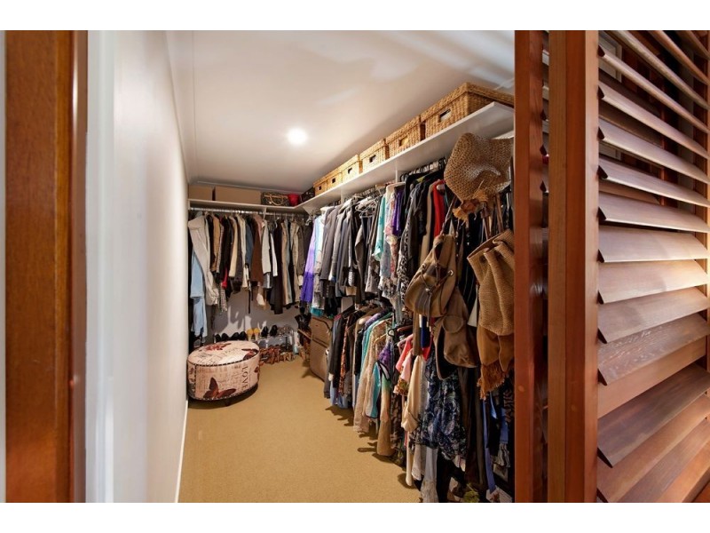 8 Gladiolus Court, Hollywell QLD 4216