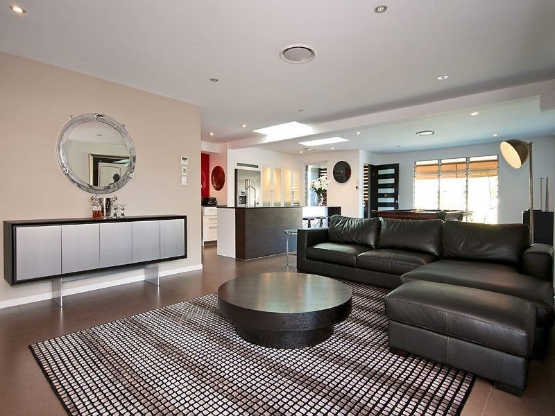 14 Wayfarer Avenue, Mermaid Waters QLD 4218