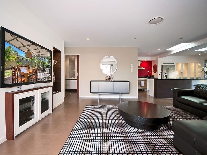 14 Wayfarer Avenue, Mermaid Waters QLD 4218