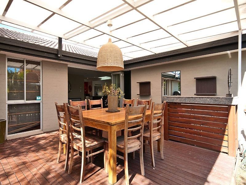 14 Wayfarer Avenue, Mermaid Waters QLD 4218