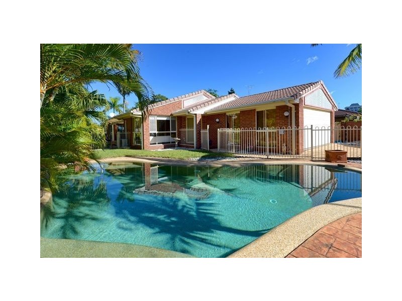 19 Sigatoka Place, Clear Island Waters QLD 4226