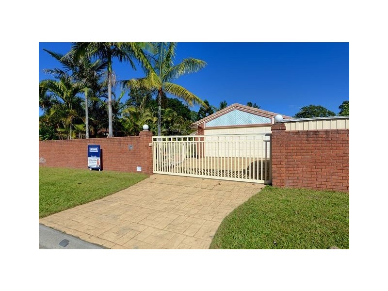 19 Sigatoka Place, Clear Island Waters QLD 4226