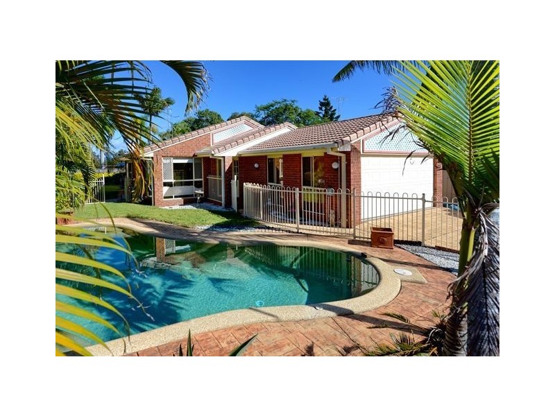 19 Sigatoka Place, Clear Island Waters QLD 4226