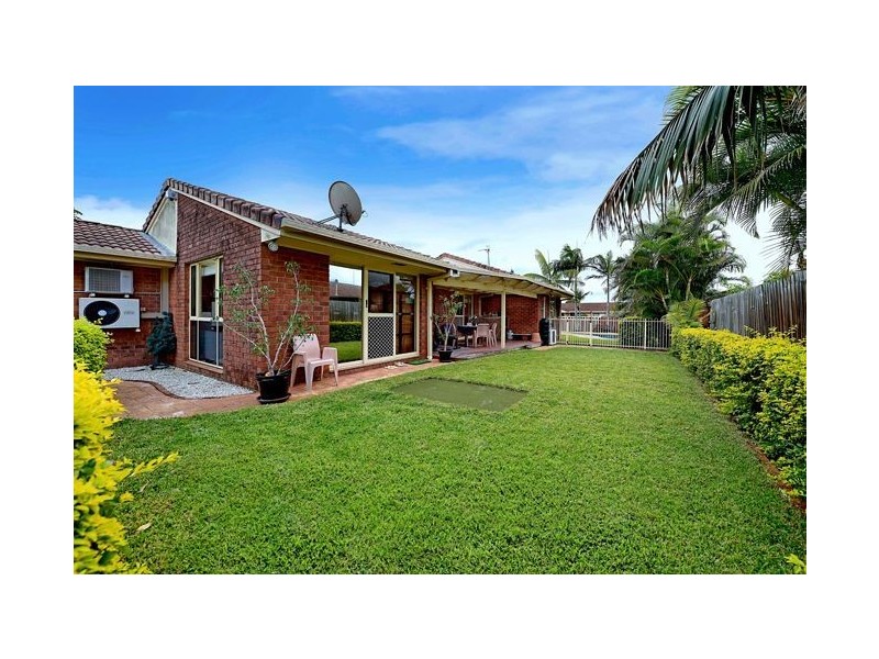 19 Sigatoka Place, Clear Island Waters QLD 4226