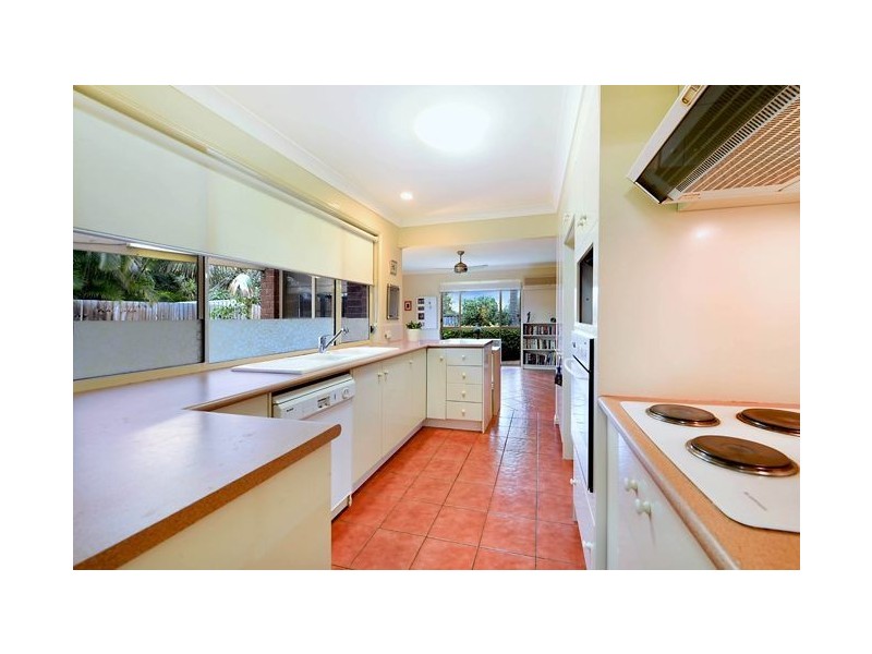 19 Sigatoka Place, Clear Island Waters QLD 4226