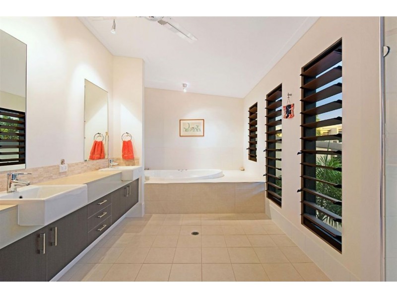 5428 Marine Drive North, Sanctuary Cove QLD 4212