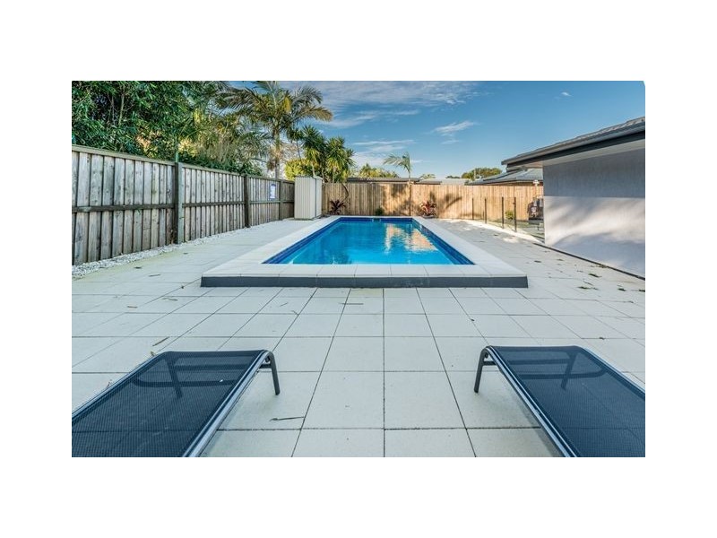 31 Allawah Street, Sorrento QLD 4217