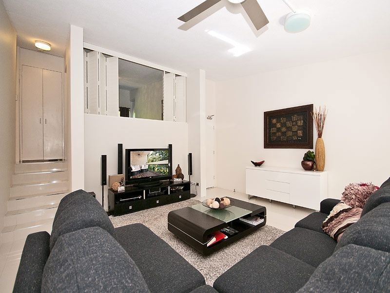 11/22 Rudd Street, Broadbeach Waters QLD 4218